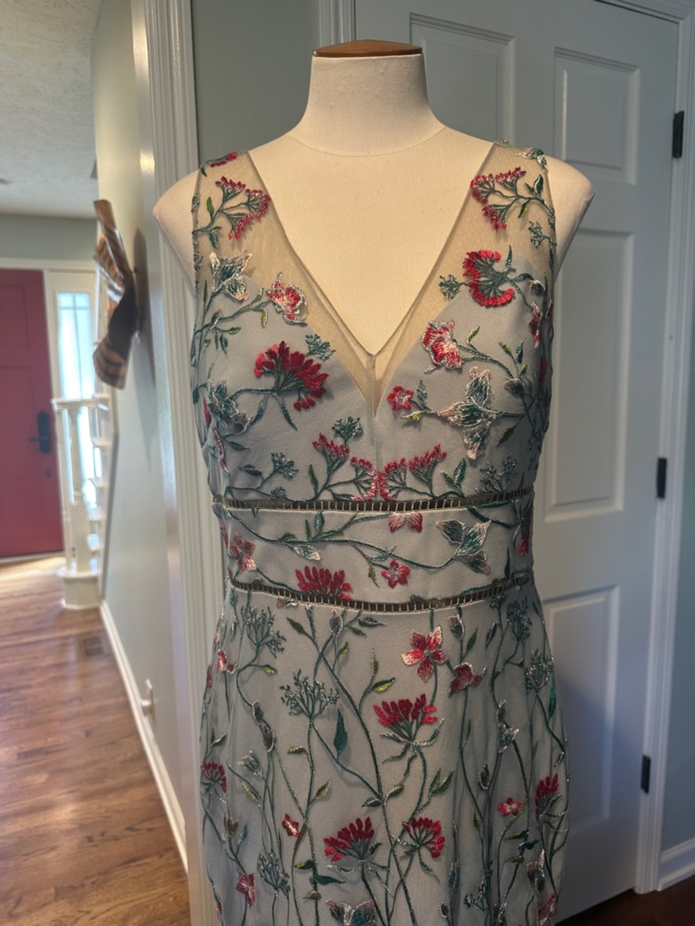 NWOT Marchesa Notte Sz 12Embroidered V-Neck Floral Evening Gown Light Blue Pink